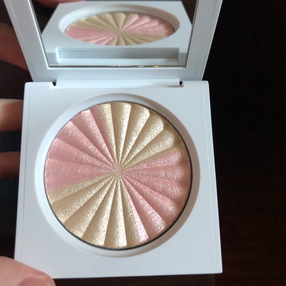 Ofra Cosmetics Highlighter